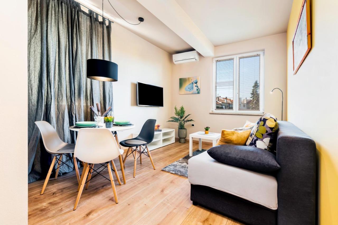 Room And Apartments Antea Rovinj Luaran gambar