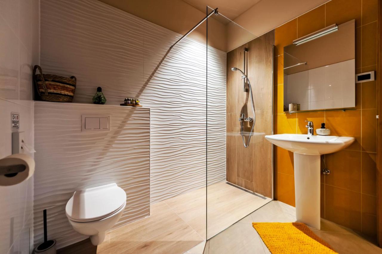 Room And Apartments Antea Rovinj Luaran gambar