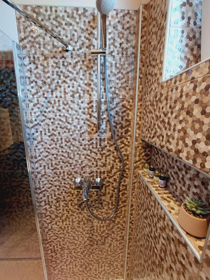 Room And Apartments Antea Rovinj Luaran gambar