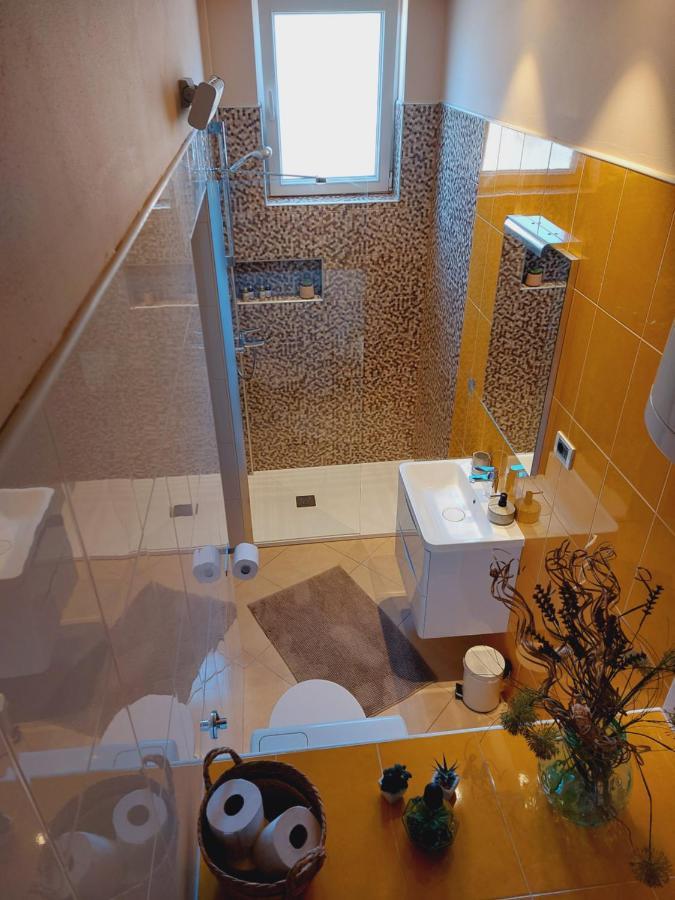 Room And Apartments Antea Rovinj Luaran gambar