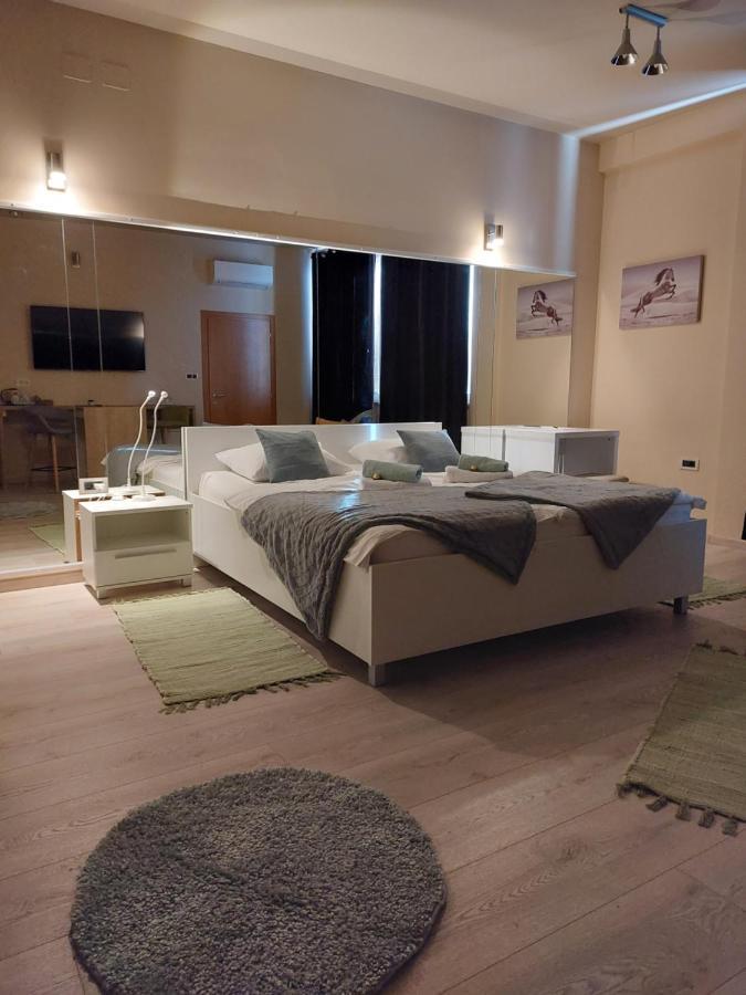 Room And Apartments Antea Rovinj Luaran gambar