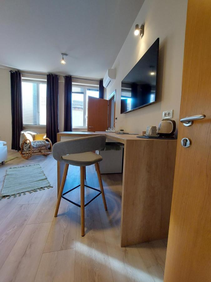 Room And Apartments Antea Rovinj Luaran gambar